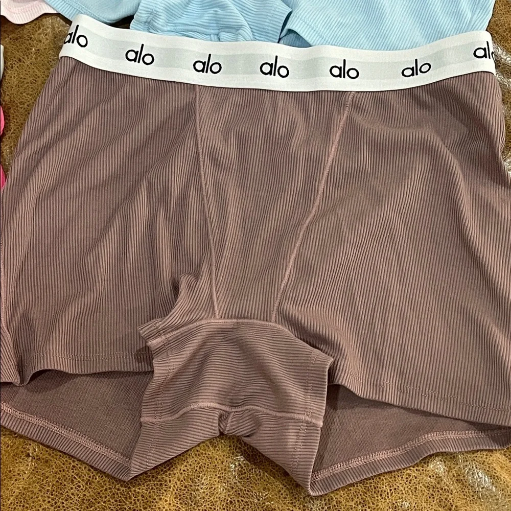ALO Yoga Ribbed Boxer Briefs Set - Picture 3 of 10